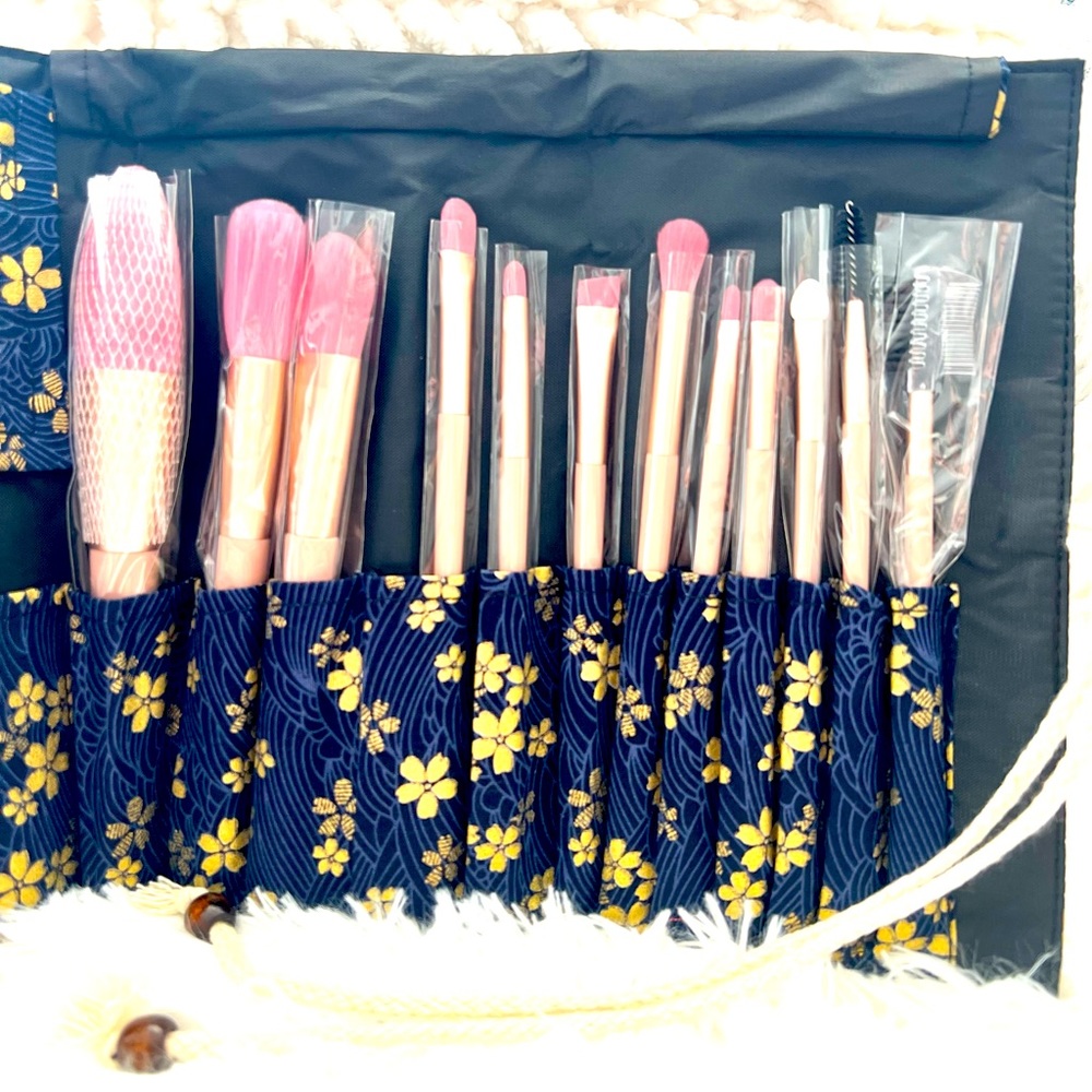 Makeup brushes and case